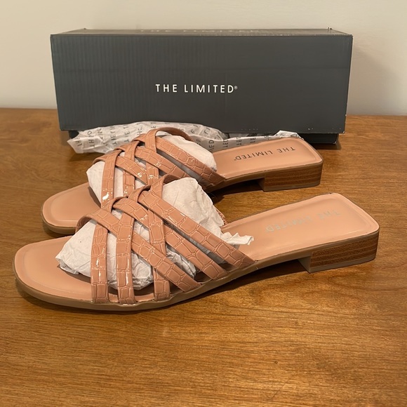 NWT! Charley Sandal - Picture 2 of 2